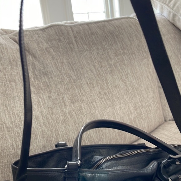 Burberry black leather shoulder bag. - Picture 4 of 5